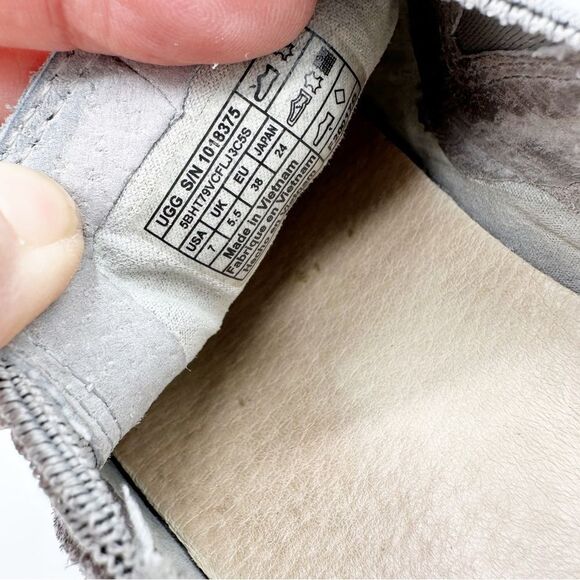 Ugg Adley Perforated Suede Slip On Low-Top Sneaker Gray Sz 7 - Picture 7 of 15